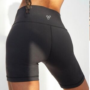 Aritzia | TNA | XS | Black | Action Butter Bike Shorts